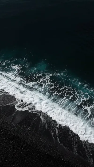Black Sand Waves