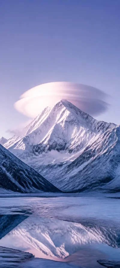 Lenticular Cloud Crown