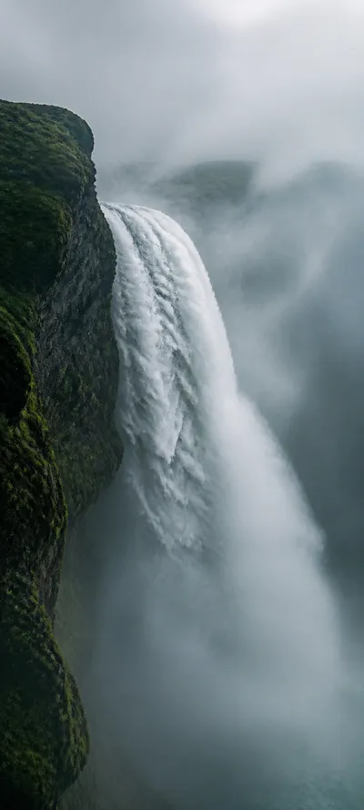 Minimal Luxe Misty Waterfall